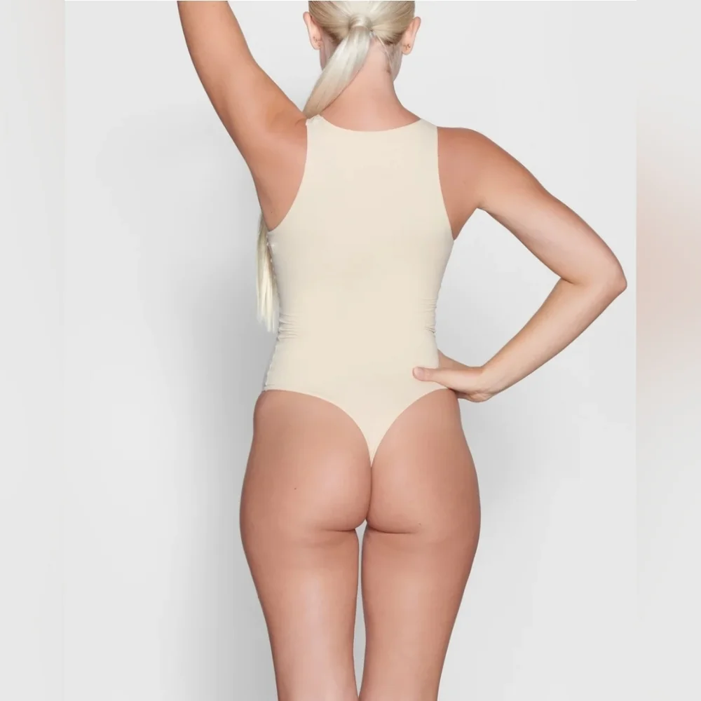 SKIMS FITS EVERYBODY HIGH NECK BODYSUIT/ 2X/ SAND/ NWT - Picture 8 of 11